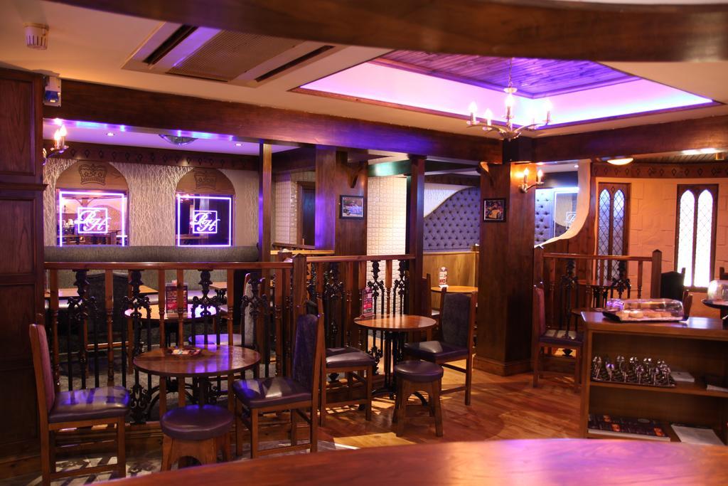The Royal Hotel Cookstown Buitenkant foto