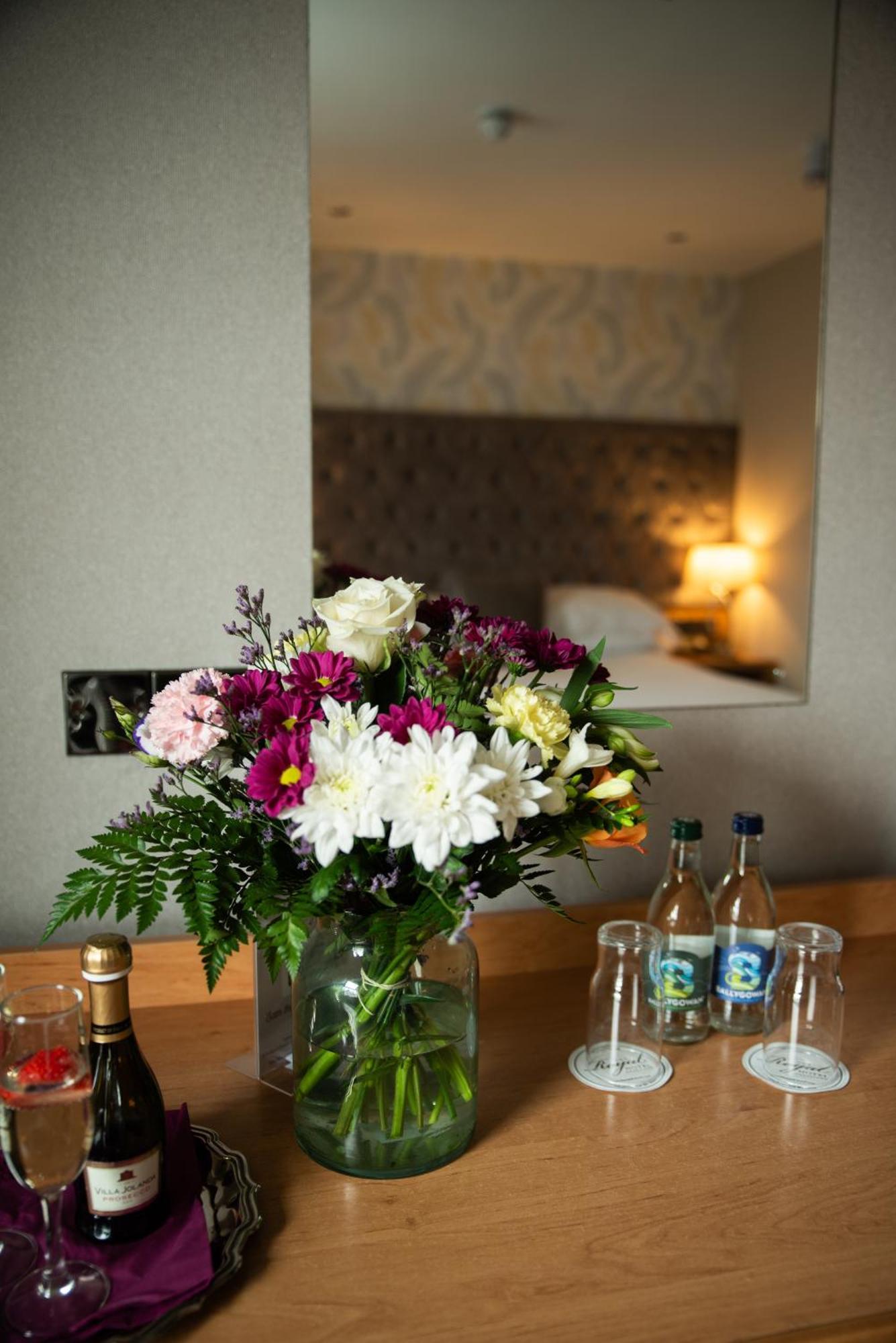 The Royal Hotel Cookstown Buitenkant foto