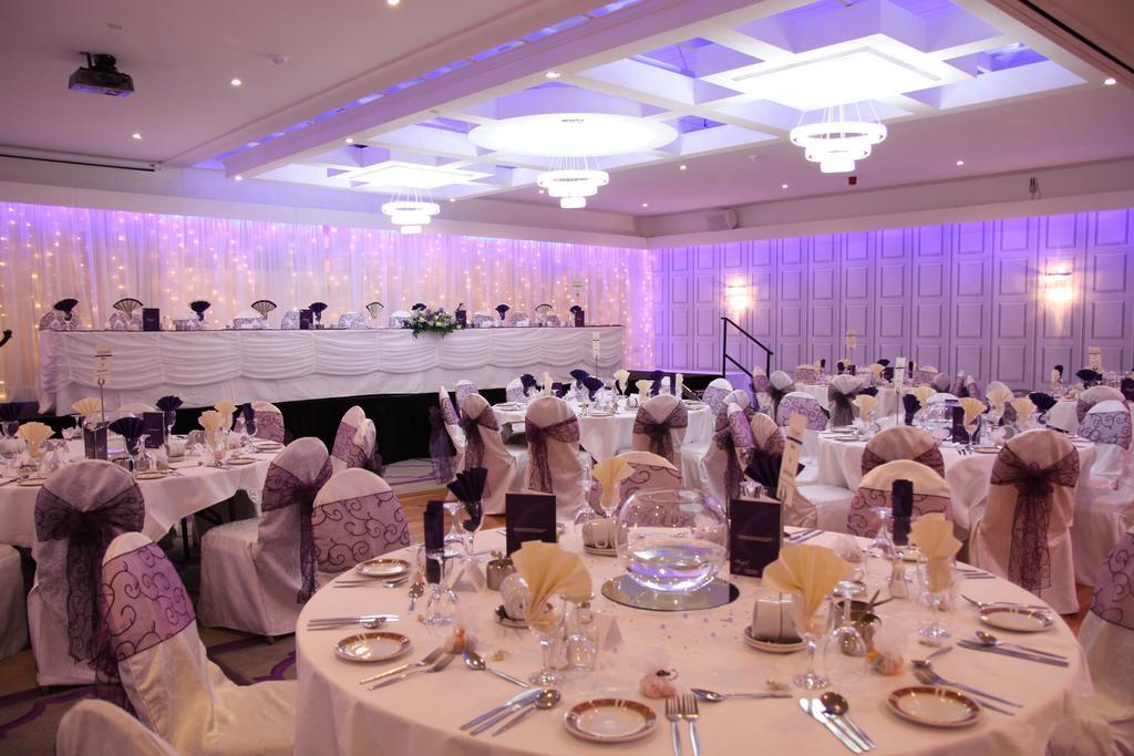 The Royal Hotel Cookstown Buitenkant foto