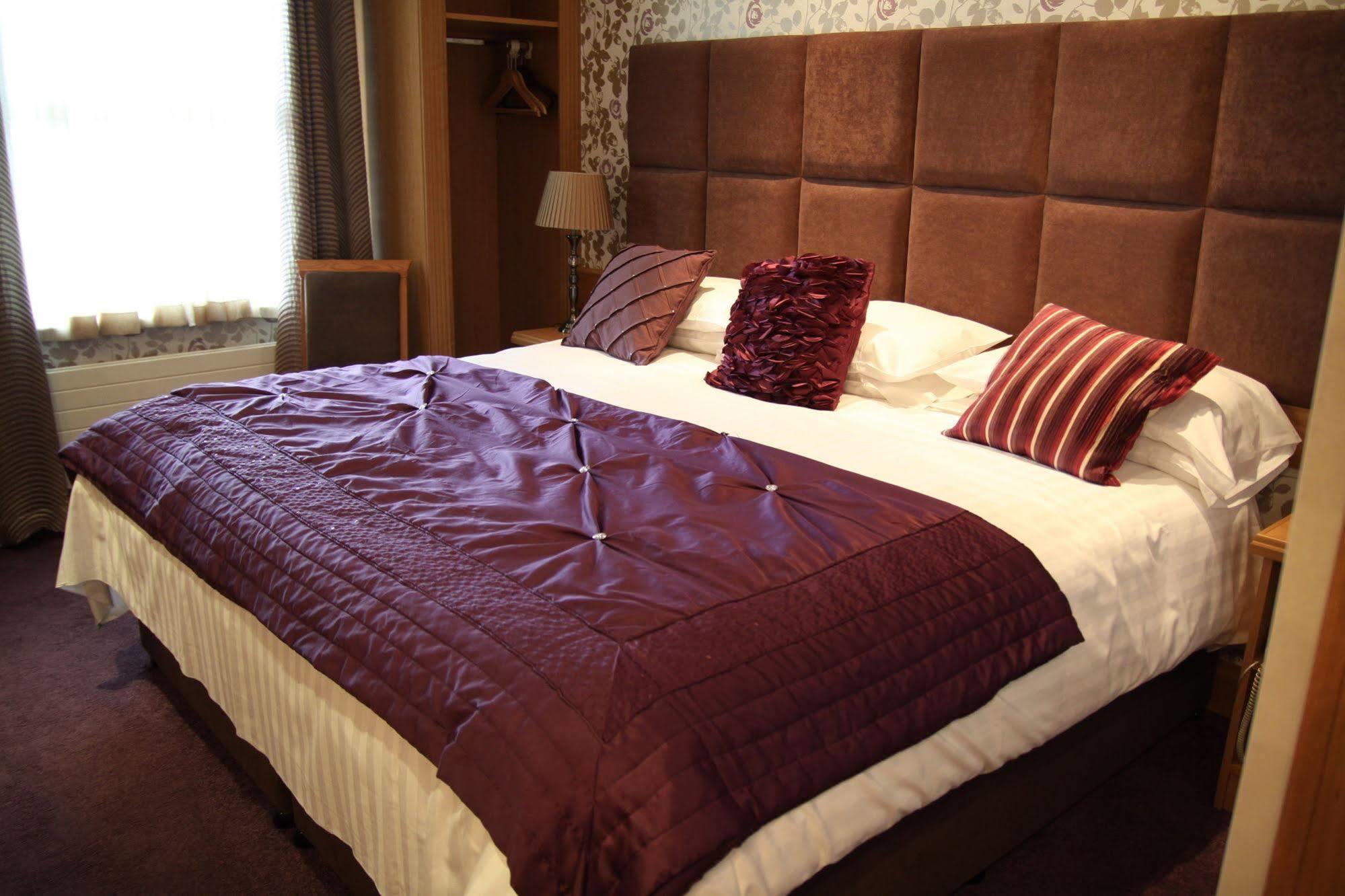 The Royal Hotel Cookstown Buitenkant foto