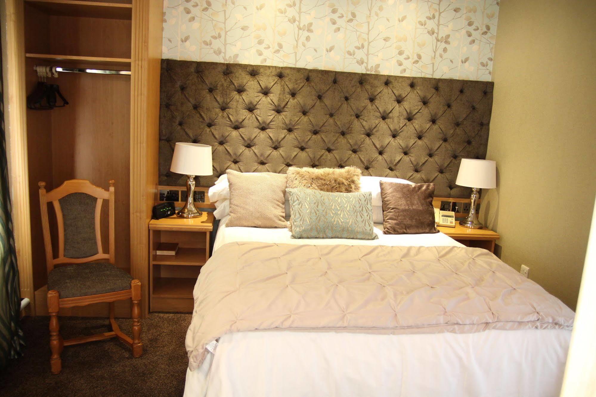 The Royal Hotel Cookstown Buitenkant foto
