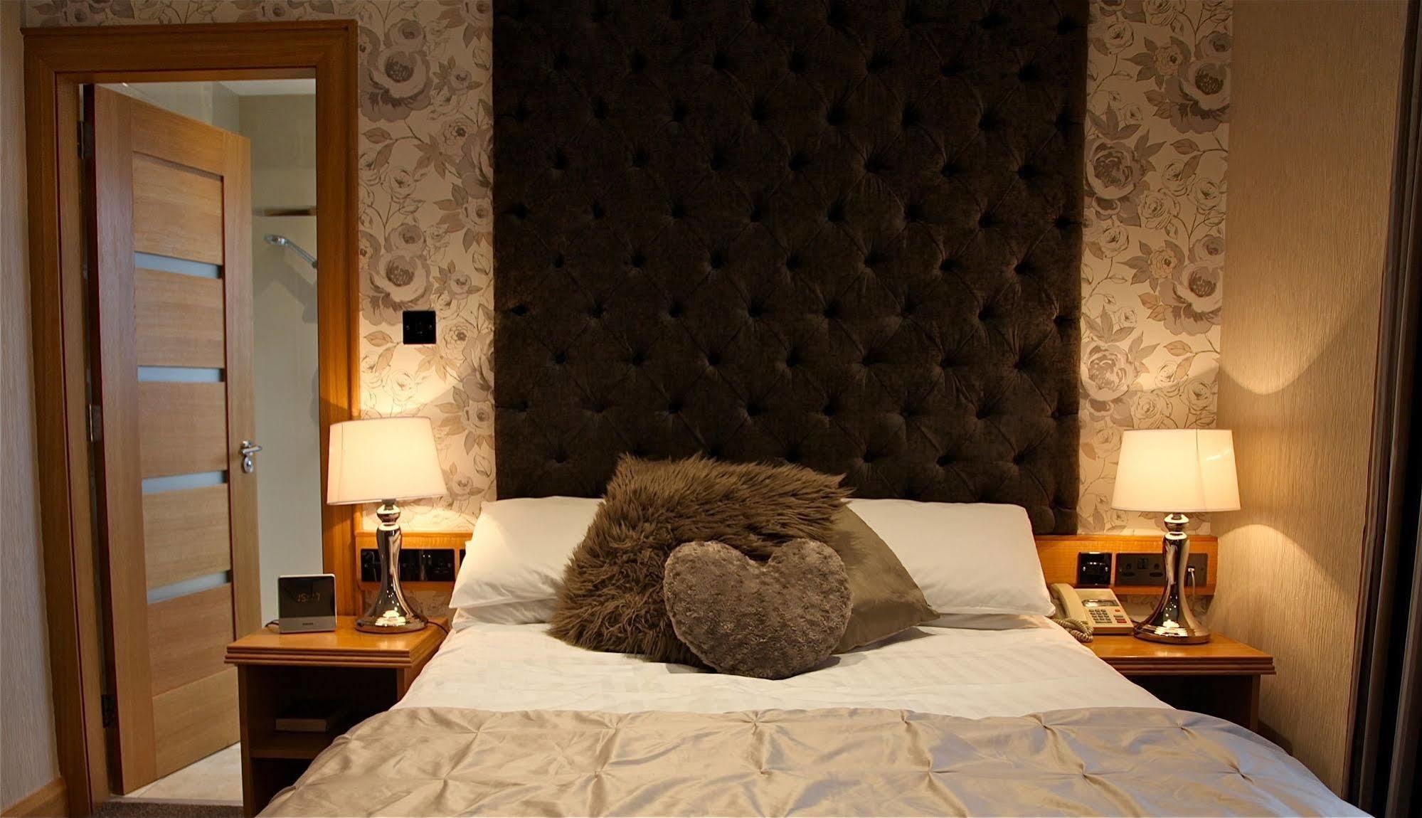 The Royal Hotel Cookstown Buitenkant foto