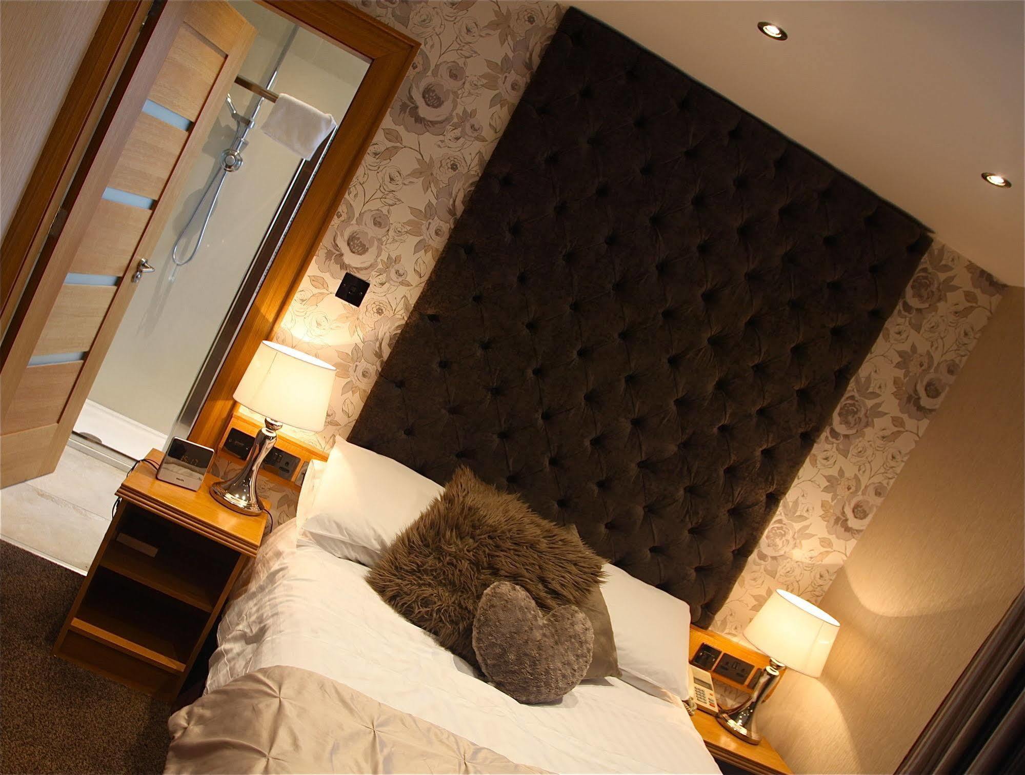 The Royal Hotel Cookstown Buitenkant foto