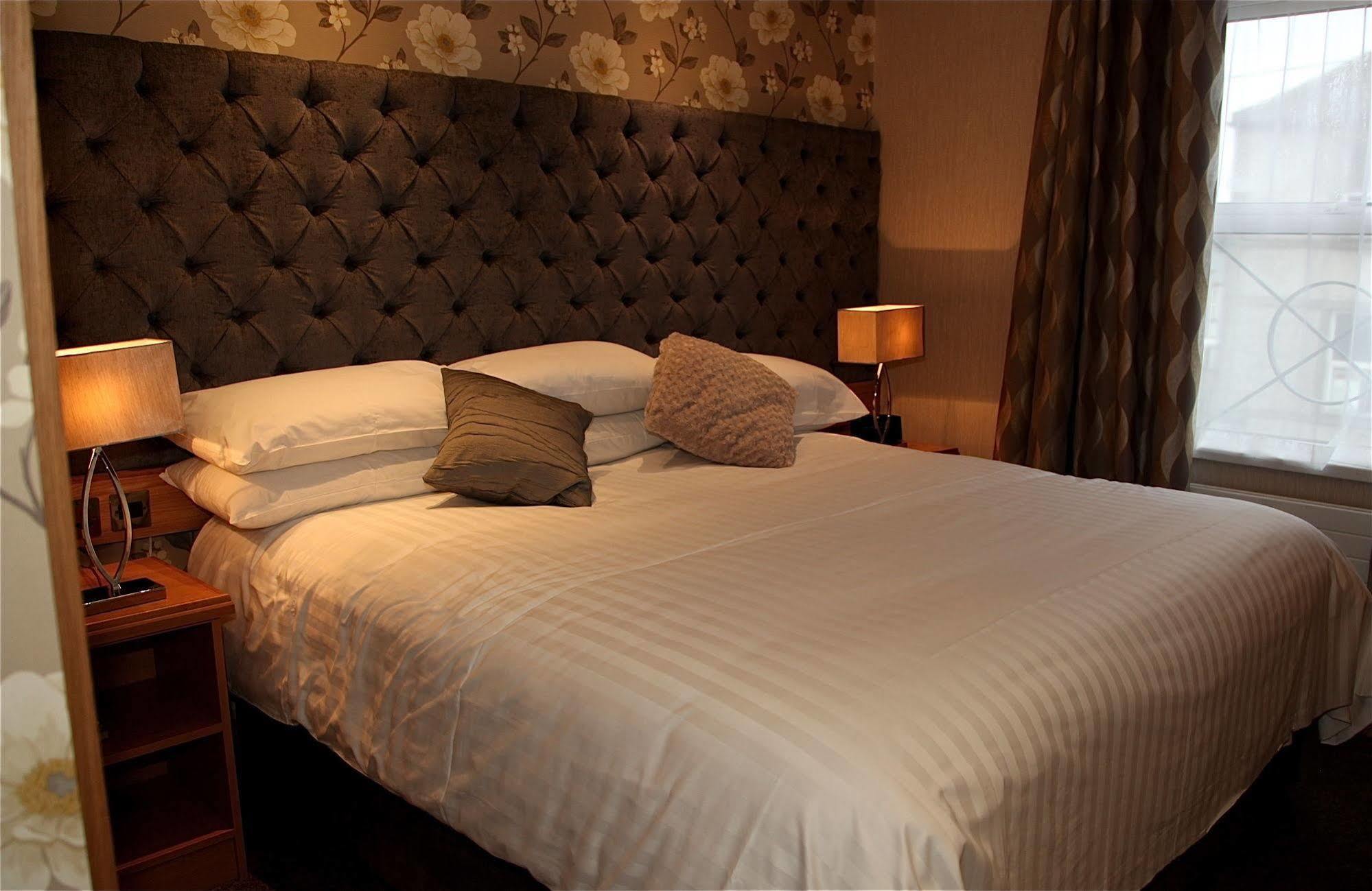 The Royal Hotel Cookstown Buitenkant foto