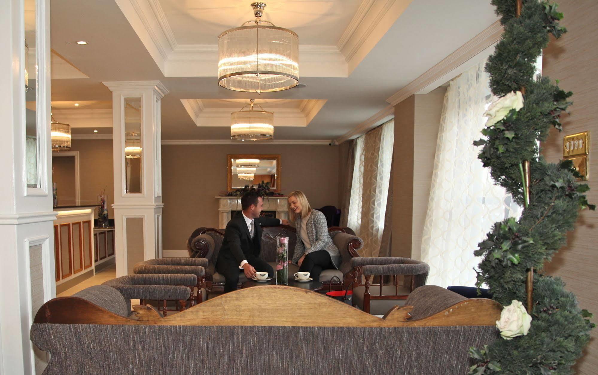 The Royal Hotel Cookstown Buitenkant foto